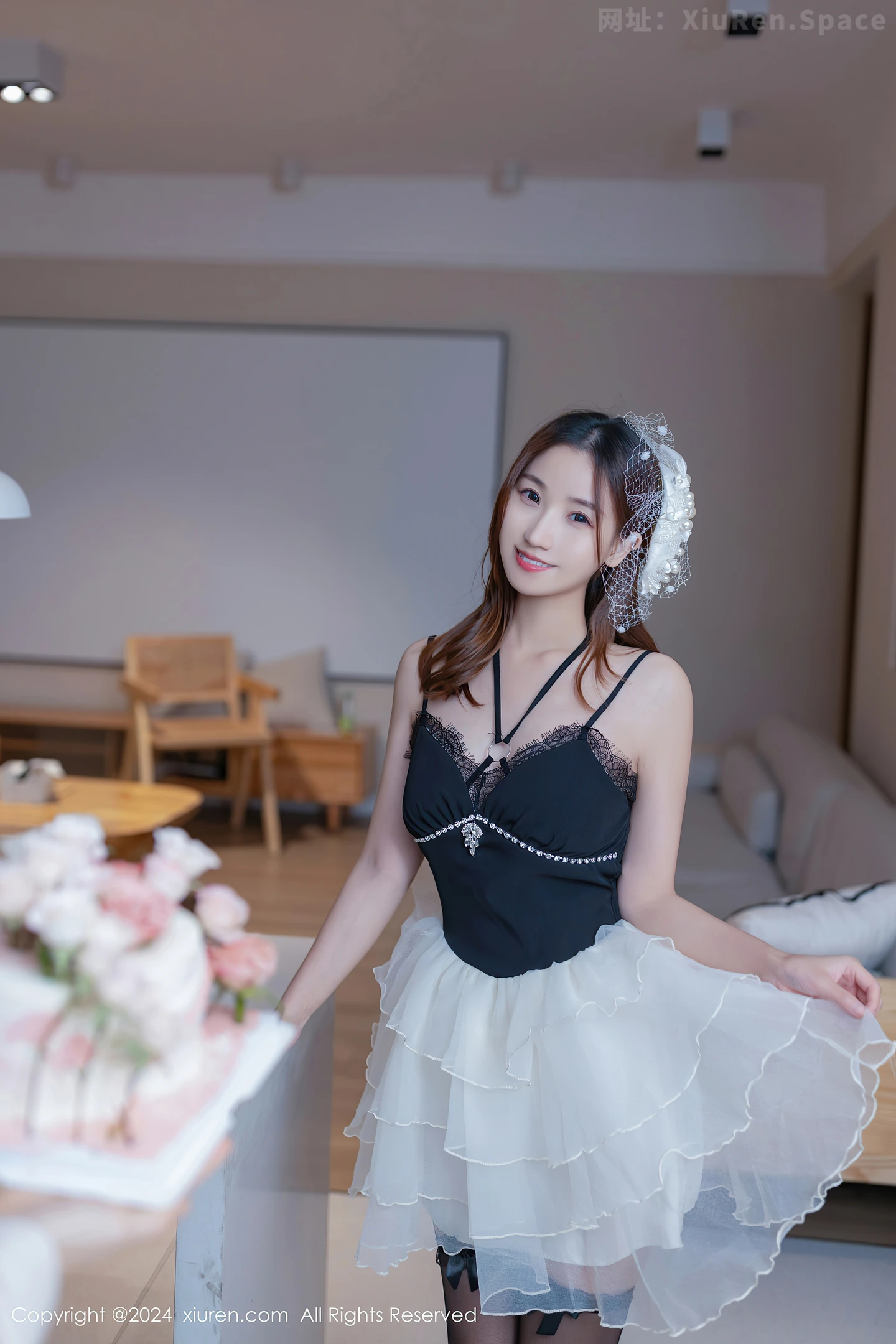 图片[2]-[XiuRen秀人网]VOL.8398 模特杏子Yada生日场景性感黑色情趣内衣秀曼妙身姿撩人诱惑写真80P-秀人网官方网站